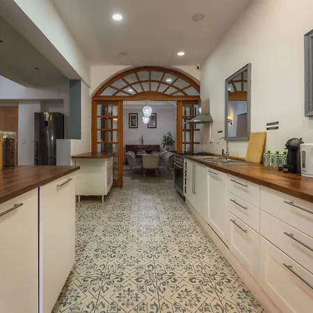 Gasthof 3 At Palazzo Seraphim Boutique Living In St Julians San Ġiljan