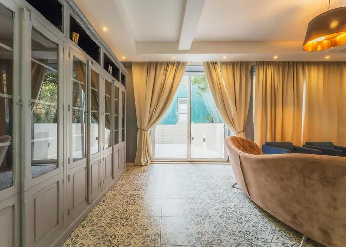 3 At Palazzo Seraphim Boutique Living In St Julians Gasthof 4*