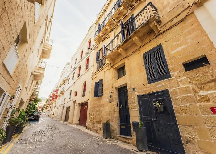 3 At Palazzo Seraphim Boutique Living In St Julians Gasthof San Ġiljan